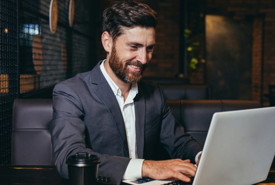 plataforma-molti3A-governanca-e-seguranca-na-inteligencia-artificial-empresarial plataforma-molti3A-governanca-e-seguranca-na-inteligencia-artificial-empresarial