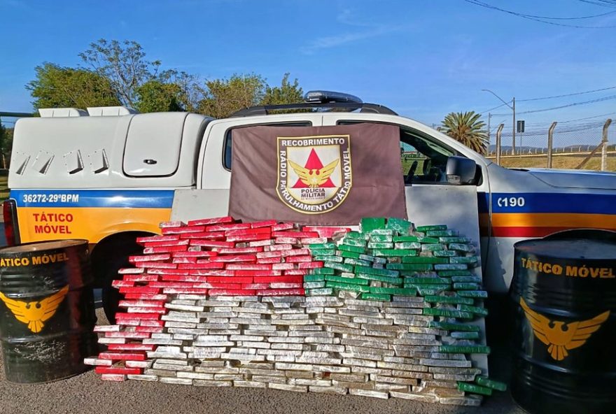 pm-apreende-144-kg-de-maconha-em-imovel-durante-investigacao-em-pocos-de-caldas2C-mg