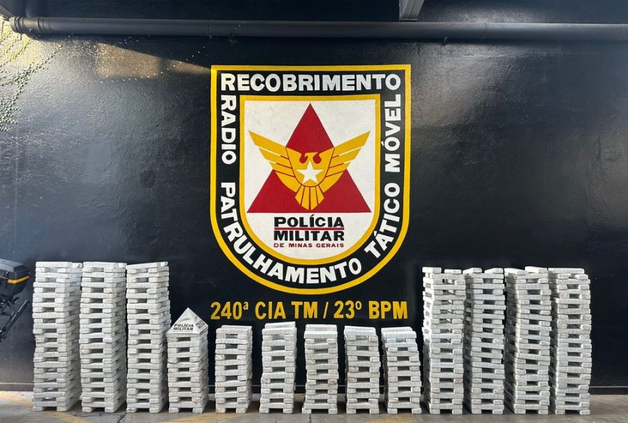 pm-apreende-600-kg-de-maconha-e-prende-dois-homens-na-mg-0503A-flagrante-em-carmo-do-cajuru