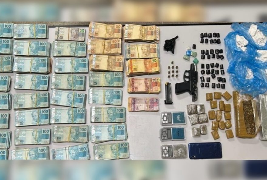 pm-apreende-arma2C-droga-e-mais-de-r24-350-mil-em-catanduva-sp pm-apreende-arma2C-droga-e-mais-de-r24-350-mil-em-catanduva-sp