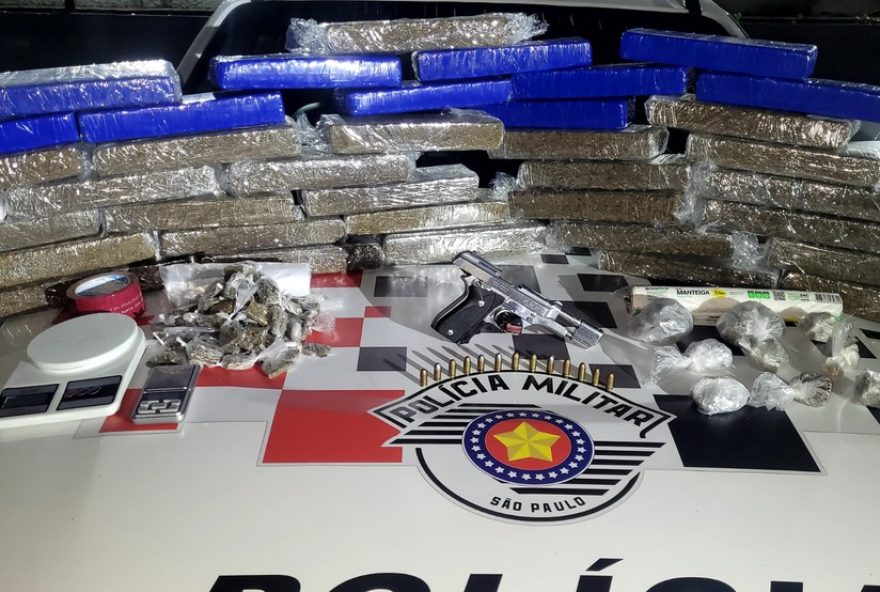 pm-detem-trio-com-35-kg-de-maconha-na-zona-leste-de-sao-jose-dos-campos3A-dois-homens-presos-e-um-adolescente-apreendido-por-trafico-de-drogas