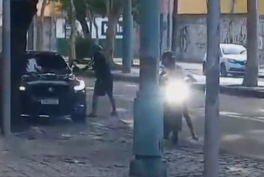 pm-reage-a-tentativa-de-assalto-em-vila-isabel-no-rio pm-reage-a-tentativa-de-assalto-em-vila-isabel-no-rio