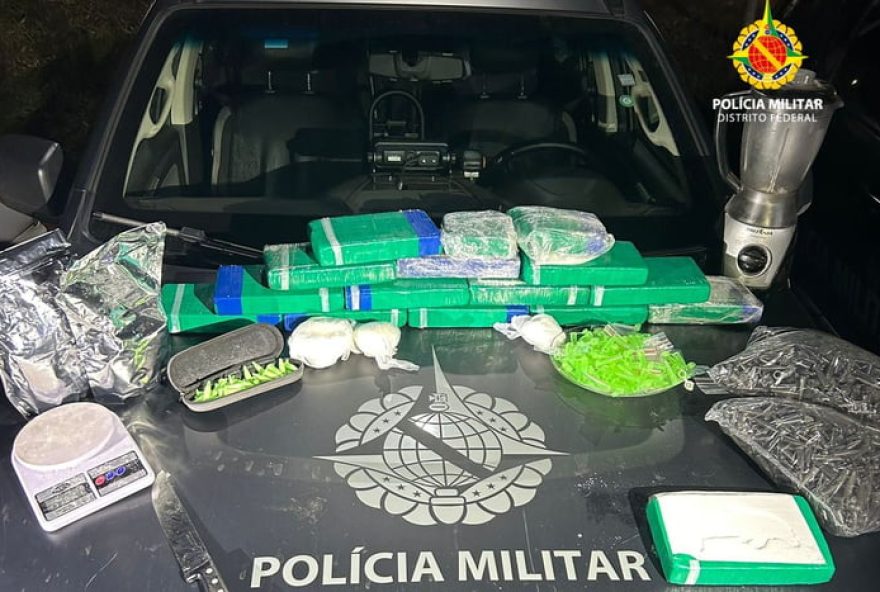 pmdf-realiza-grande-apreensao-de-drogas-em-samambaia3A-r24-500-mil-em-entorpecentes-confiscados