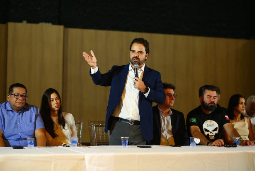 polemica3A-prefeito-de-maraba-faz-declaracoes-machistas-e-etaristas-durante-posse2C-gerando-repudio-da-camara-municipal