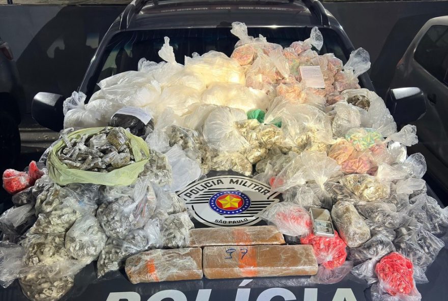 policia-apreende-40-quilos-de-drogas-com-jovens-em-sao-jose-dos-campos3A-operacao-resulta-em-prisao-de-suspeitos-e-revela-trafico-na-regiao