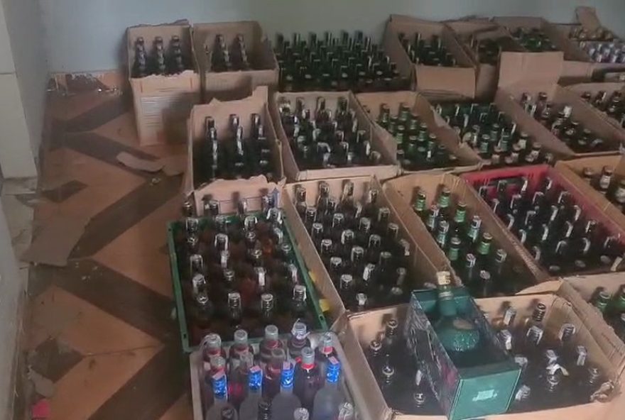 policia-apreende-500-garrafas-de-bebidas-falsificadas-em-casa-de-sumare3A-homem-e-preso-como-intermediador policia-apreende-500-garrafas-de-bebidas-falsificadas-em-casa-de-sumare3A-homem-e-preso-como-intermediador