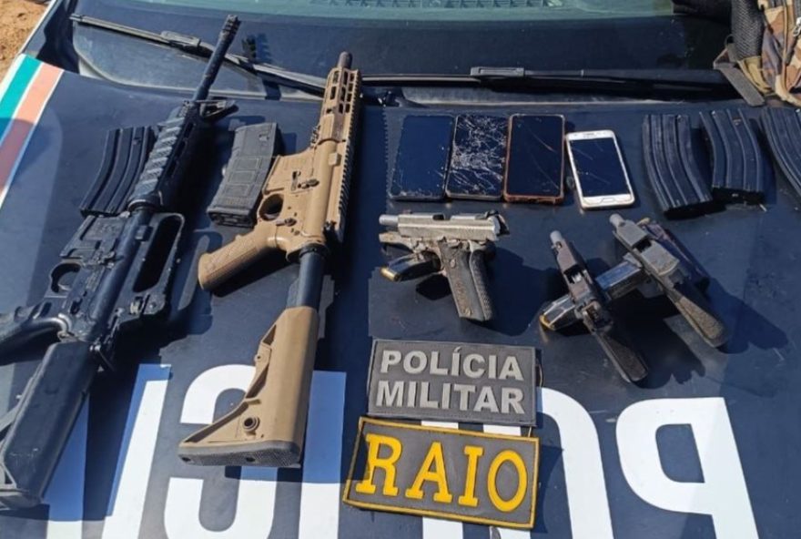 policia-apreende-fuzis2C-pistolas-e-granada-em-perseguicao-em-fortaleza3A-dois-presos-e-um-baleado