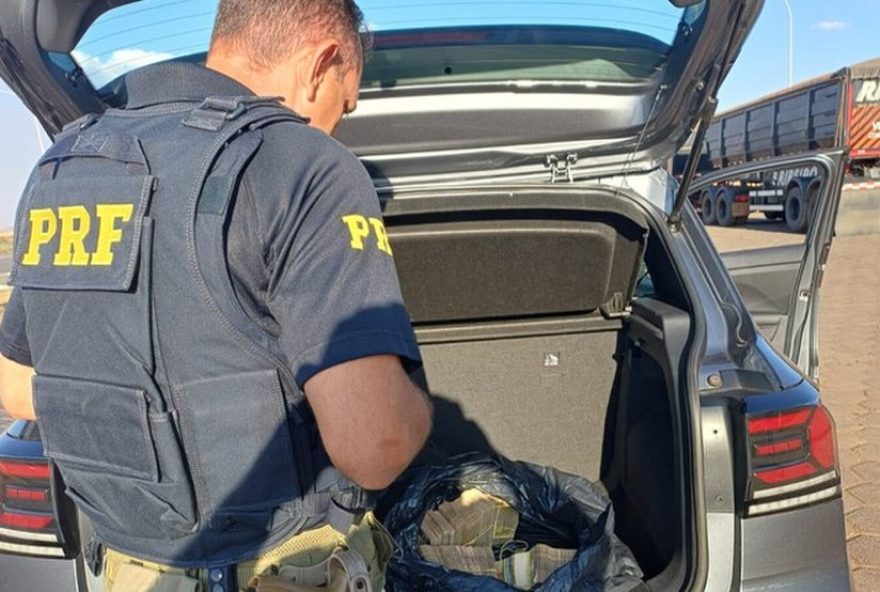 policia-apreende-r24-1-milhao-em-dinheiro-vivo-em-veiculo-no-df