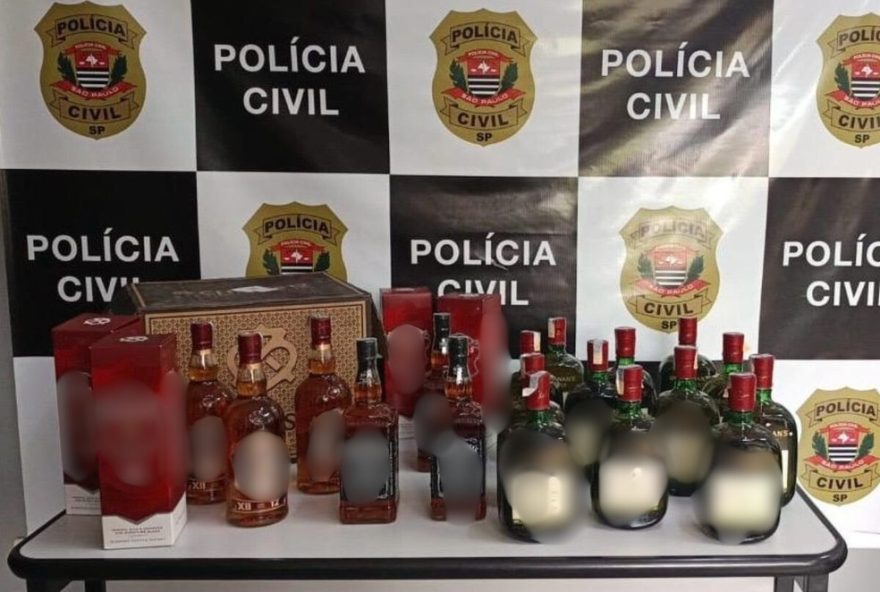 policia-civil-apreende-335-garrafas-de-uisque-falsificado-em-campinas3A-suspeito-preso-e-sem-indicios-de-metanol