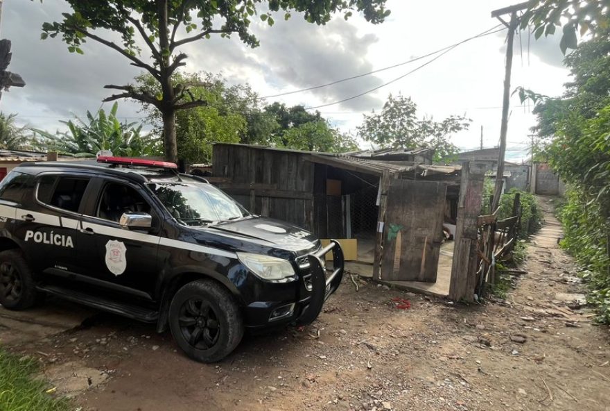 policia-civil-de-tremembe-encontra-armas-e-drogas-durante-investigacao-de-assassinato3A-suspeito-segue-foragido.-ajude-com-informacoes