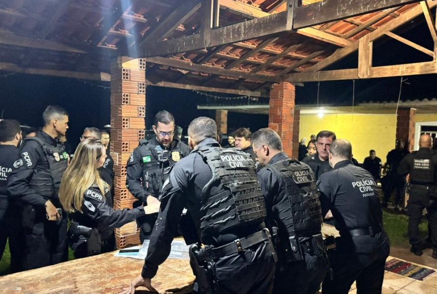 policia-civil-descobre-grupo-de-mensagens-do-pcc-no-pr-com-apreensao-de-celular