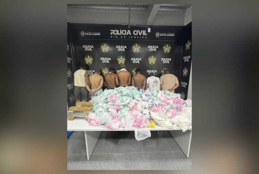 policia-civil-desmonta-laboratorio-do-comando-vermelho-em-rio-das-ostras-maior-apreensao-de-drogas-da-regiao-com-prejuizo-de-r15-milhoes