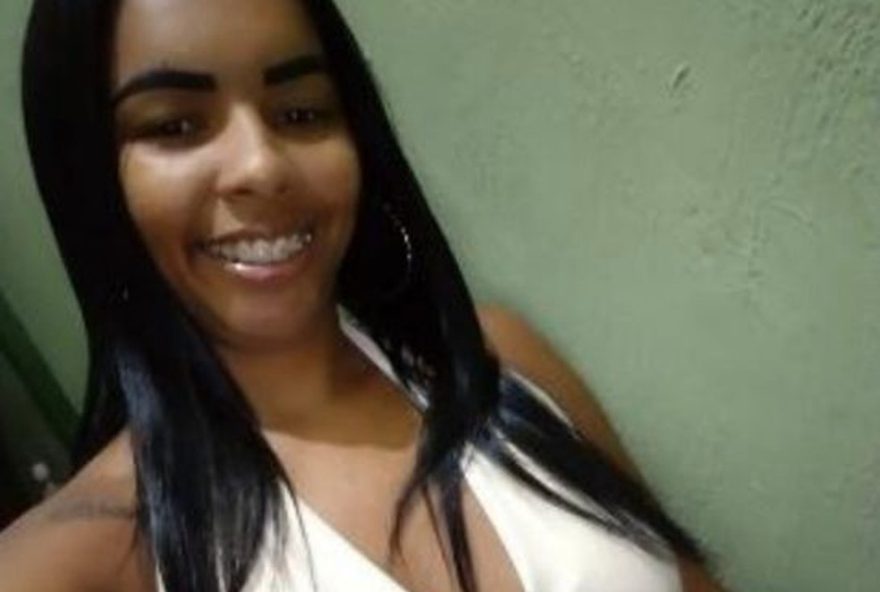 policia-civil-indicia-homem-por-feminicidio-no-centro-do-rio3A-vitima-tinha-medida-protetiva-contra-o-ex-companheiro-e-foi-assassinada-a-facadas