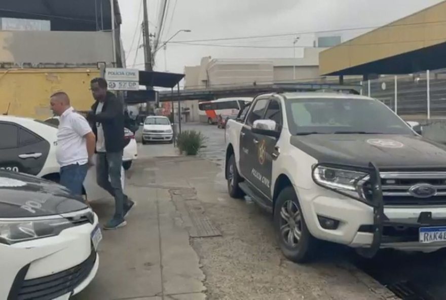 policia-civil-prende-lider-de-milicia-que-ameacava-comerciantes-em-nova-iguacu3A-marcelo-feital-joaquim-detido-e-investigacoes-em-andamento