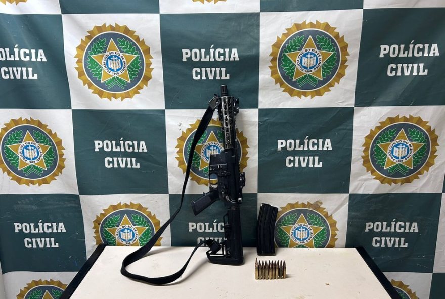 policia-civil-prende-motorista-com-fuzil-e-municoes-em-sao-joao-de-meriti