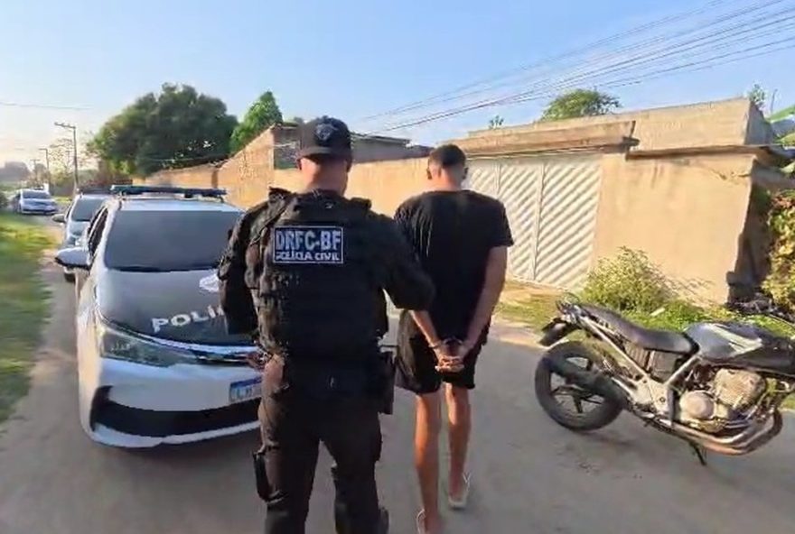 policia-civil-prende-oito-ligados-ao-comando-vermelho-em-operacao-contra-o-trafico-no-rj policia-civil-prende-oito-ligados-ao-comando-vermelho-em-operacao-contra-o-trafico-no-rj