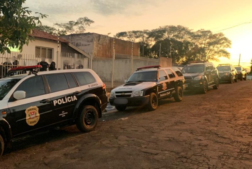 policia-civil-prende-suspeito-de-roubo-a-joalheria-em-osvaldo-cruz3A-seguranca-para-a-populacao policia-civil-prende-suspeito-de-roubo-a-joalheria-em-osvaldo-cruz3A-seguranca-para-a-populacao