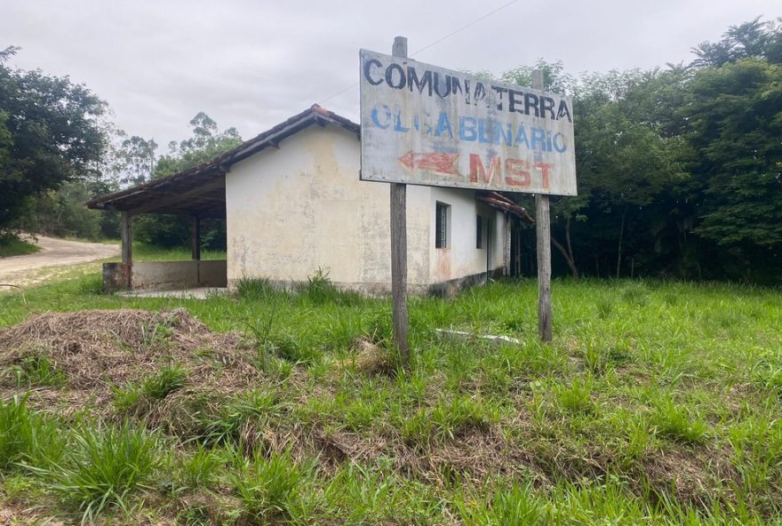 policia-civil-realiza-operacao-contra-suspeitos-de-ataque-ao-mst-em-tremembe2C-sp