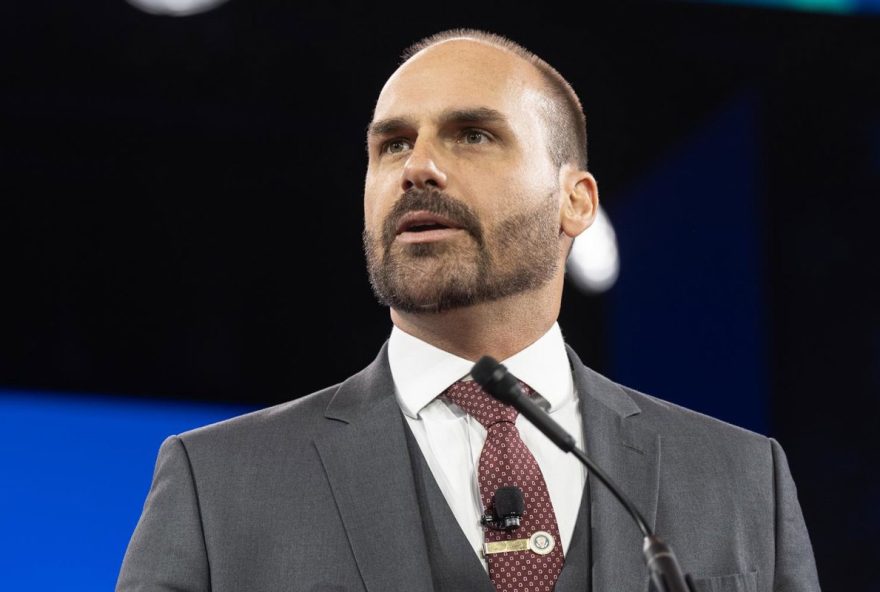 Brasil.- La Policía de Brasil cita formalmente al hijo de Bolsonaro, Eduardo, por ausentarse de su puesto 20/02/2025 February 20, 2025, National Harbor, Maryland, USA: Eduardo Bolsonaro speaks during 2025 CPAC Conference Day 1 at Gaylord Convention Center in National Harbor, Maryland on February 20, 2025.
POLITICA
Europa Press/Contacto/Lev Radin