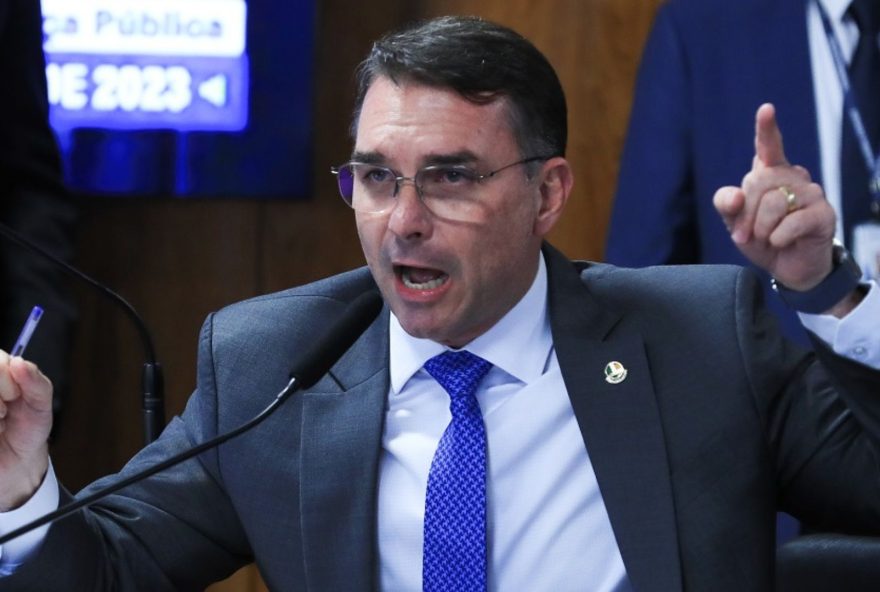 policia-desarticula-parte-de-quadrilha-que-atacou-familia-bolsonaro