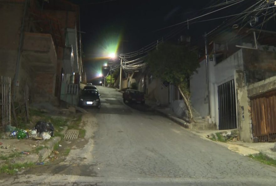 policia-detem-tres-homens-armados-em-acao-no-bairro-sao-gabriel2C-em-belo-horizonte