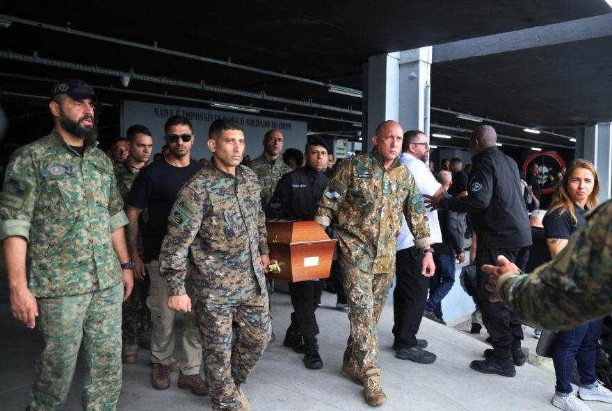 policia-do-rio-homenageia-herois-caidos-em-operacao-nos-complexos-da-penha-e-do-alemao policia-do-rio-homenageia-herois-caidos-em-operacao-nos-complexos-da-penha-e-do-alemao