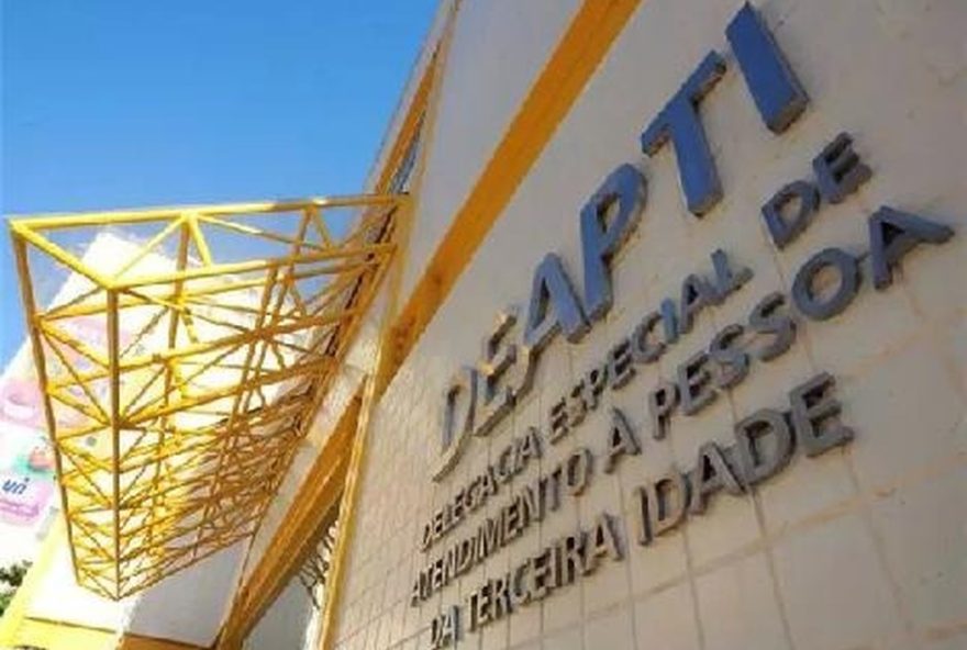 policia-do-rio-resgata-idosos-de-asilo-clandestino-em-inhoaiba3A-acao-de-deapti-salva-16-pessoas-em-situacao-de-risco