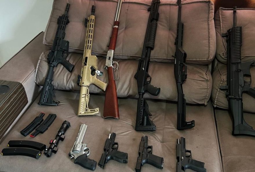policia-federal-apreende-armas-e-municoes-em-operacao-contra-fraudes-em-licitacoes-no-interior-de-sp policia-federal-apreende-armas-e-municoes-em-operacao-contra-fraudes-em-licitacoes-no-interior-de-sp