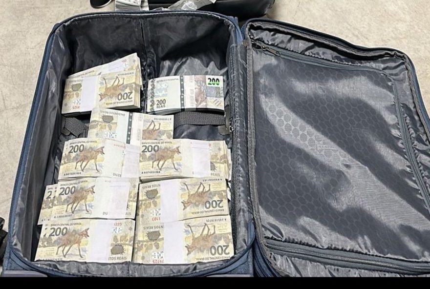 policia-federal-apreende-mais-de-r24-12C2-milhao-no-aeroporto-de-brasilia