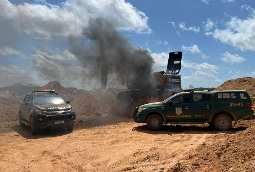 policia-federal-e-ibama-combatem-extracao-ilegal-de-ouro-em-centro-novo-do-maranhao3A-maquinas-destruidas-e-3-mandados-cumpridos