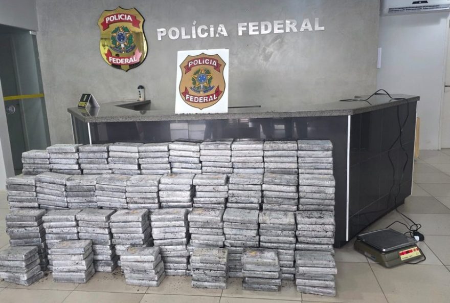 policia-federal-prende-cinco-homens-e-apreende-meia-tonelada-de-cocaina-em-sao-luis policia-federal-prende-cinco-homens-e-apreende-meia-tonelada-de-cocaina-em-sao-luis