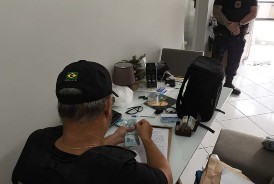 policia-federal-prende-distribuidor-de-anabolizantes-com-r24-100-mil-em-produtos-na-praia-da-costa-vila-velha3A-suspeito-detido-na-operacao-anabolic