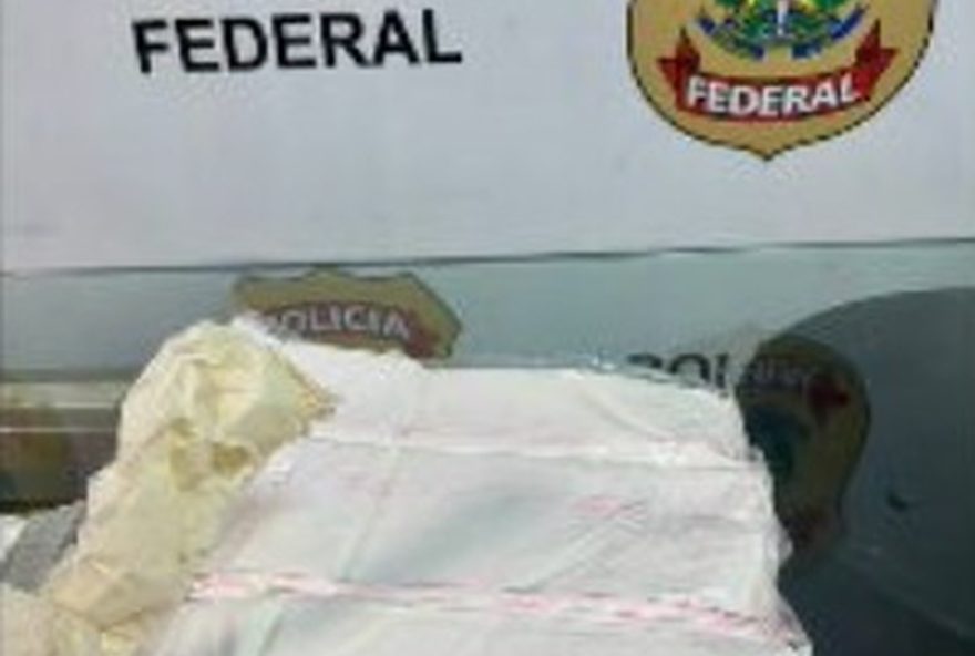 policia-federal-prende-traficante-com-droga-escondida-no-corpo-no-aeroporto-do-rio