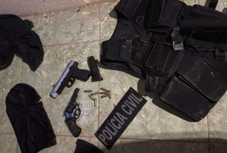 policia-identifica-suspeitos-de-triplo-homicidio-em-juazeiro-do-norte3A-armas2C-municoes-e-coletes-apreendidos