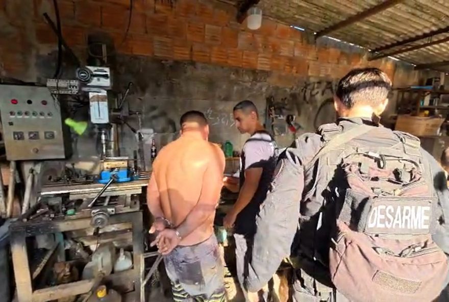 policia-investiga-esquema-ilegal-de-fabricacao-de-armas-no-rj-e-pr-operacao-desarme-em-acao policia-investiga-esquema-ilegal-de-fabricacao-de-armas-no-rj-e-pr-operacao-desarme-em-acao