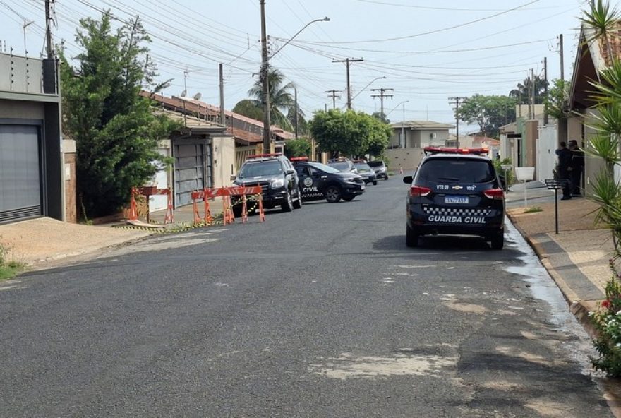 policia-investiga-reconstituicao-de-mortes-em-bebedouro3A-mulher-suspeita-de-assassinato-e-ocultacao-de-cadaveres