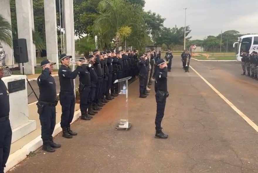 policia-militar-do-df-homenageia-policiais-mortos-em-operacao-no-rj-e-lanca-operacao-de-fim-de-ano-com-reforco-na-seguranca