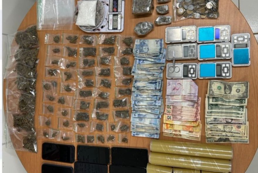 policia-militar-prende-cinco-homens-por-trafico-de-drogas-em-fernando-de-noronha3A-apreensao-de-grande-quantidade-de-entorpecentes