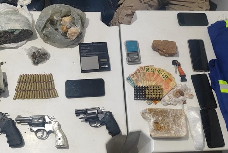 policia-militar-prende-suspeitos-de-homicidio-e-trafico-em-petrolina2C-pe