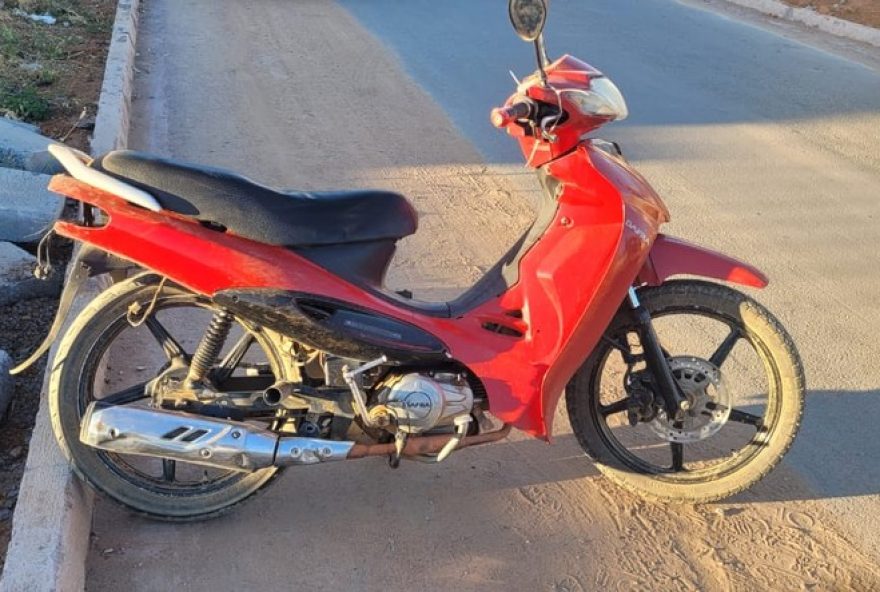 policia-militar-recupera-motos-furtadas-em-pirapora3A-adolescente-apreendido-e-suspeito-foragido
