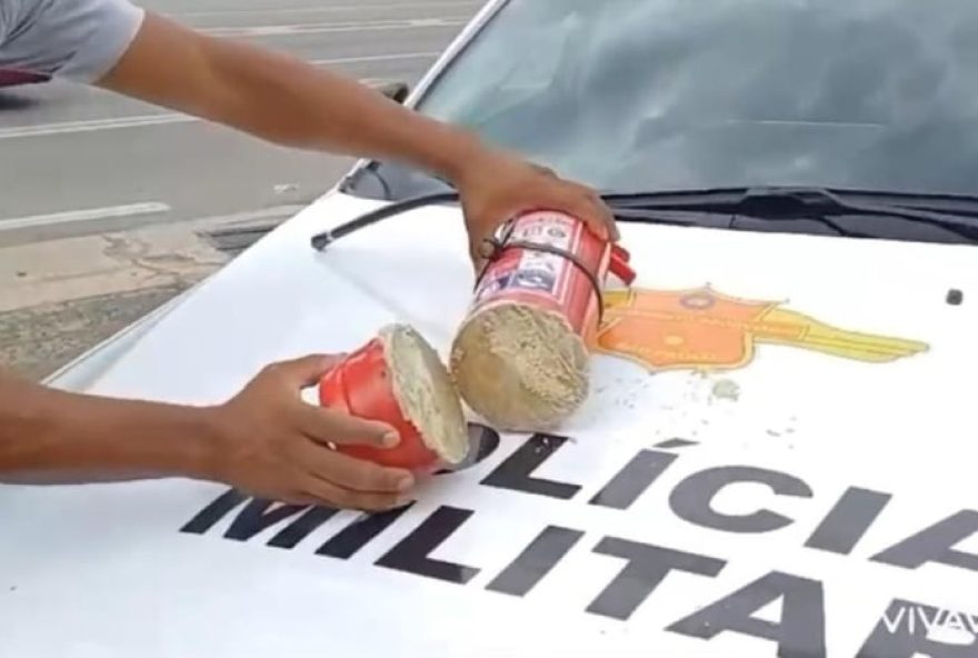 policia-militar-rodoviaria-apreende-extintor-recheado-com-cocaina-em-onibus-em-itu2C-sp