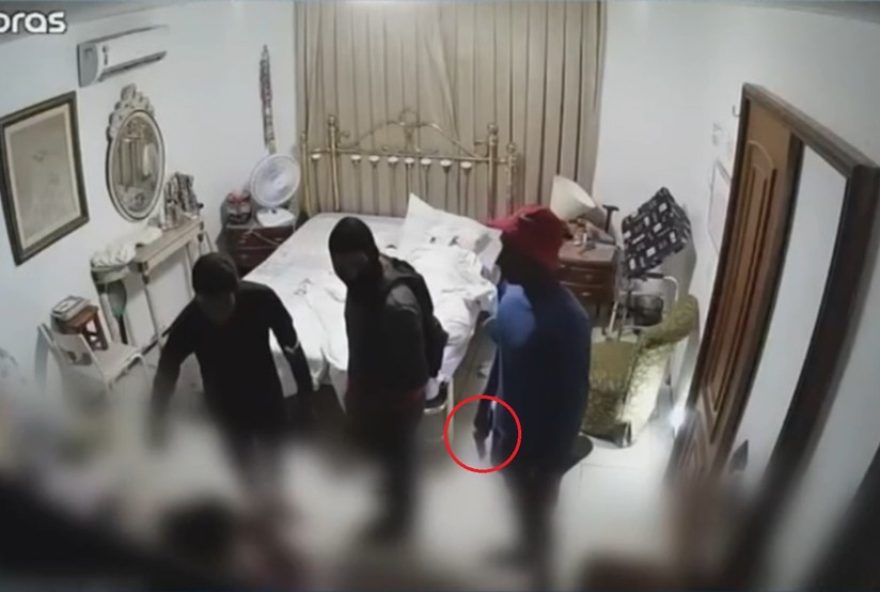 policia-prende-dois-suspeitos-de-invadir-residencia-de-idosa-em-fortaleza3A-armas2C-drogas-e-objetos-apreendidos