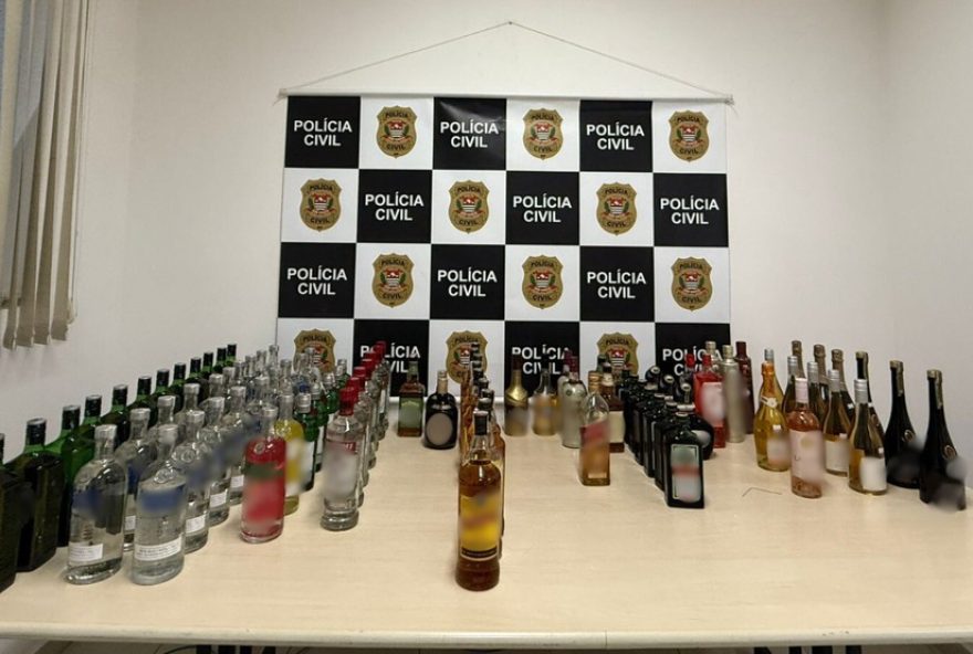 policia-prende-donos-de-adegas-por-falsificacao-de-bebidas-em-jundiai3A-mais-de-90-garrafas-apreendidas.-a-importancia-de-evitar-produtos-ilegais