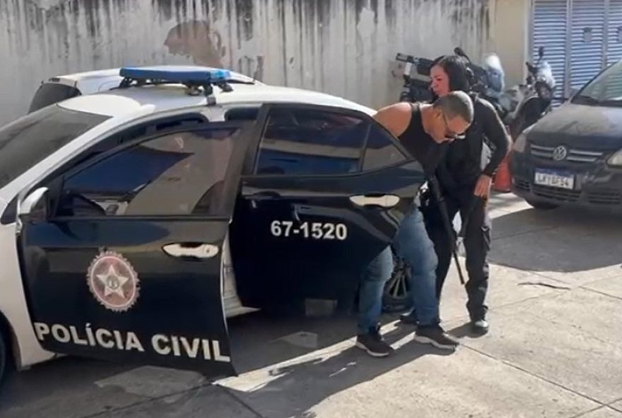 policia-prende-dupla-acusada-de-roubar-e-extorquir-idosa-na-zona-norte-do-rio