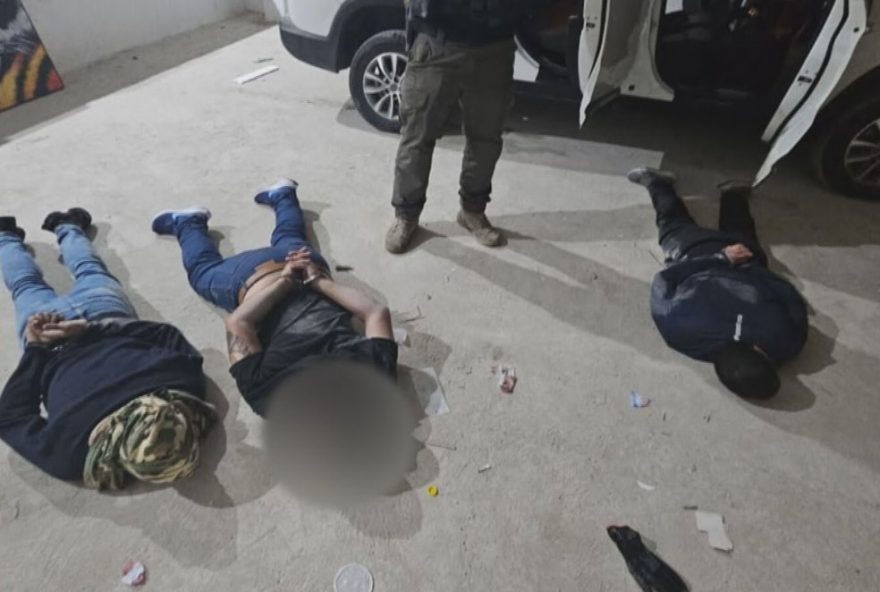 policia-prende-sequestradores-e-resgata-empresario-em-jaboatao-dos-guararapes policia-prende-sequestradores-e-resgata-empresario-em-jaboatao-dos-guararapes