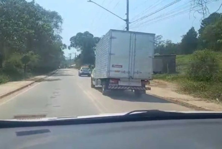 policia-recupera-carga-roubada-de-bebidas-em-suzano-e-prende-suspeito