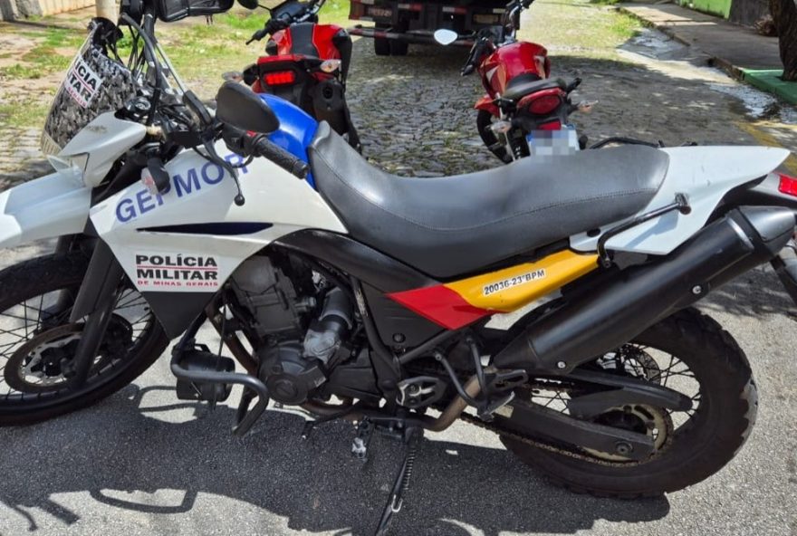 policia-recupera-motos-furtadas-e-prende-suspeitos-em-divinopolis3A-drogas-apreendidas-durante-operacao-no-bairro-catalao