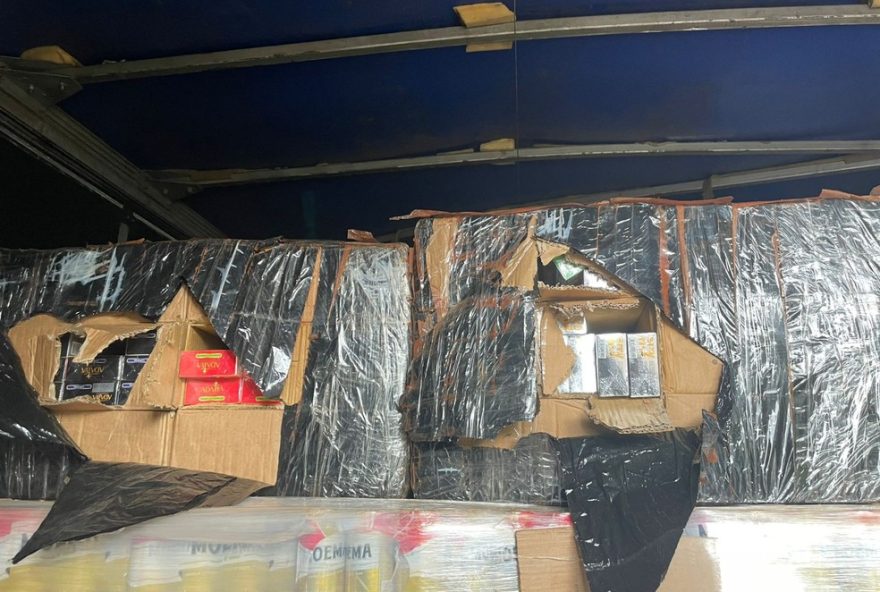 policia-rodoviaria-apreende-60-fardos-de-produtos-contrabandeados-em-operacao-na-rodovia-castello-branco policia-rodoviaria-apreende-60-fardos-de-produtos-contrabandeados-em-operacao-na-rodovia-castello-branco