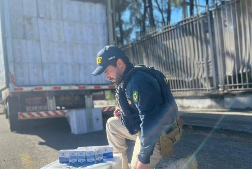 policia-rodoviaria-federal-apreende-144-mil-macos-de-cigarros-contrabandeados-em-fortaleza3A-combate-ao-crime-ilegal policia-rodoviaria-federal-apreende-144-mil-macos-de-cigarros-contrabandeados-em-fortaleza3A-combate-ao-crime-ilegal