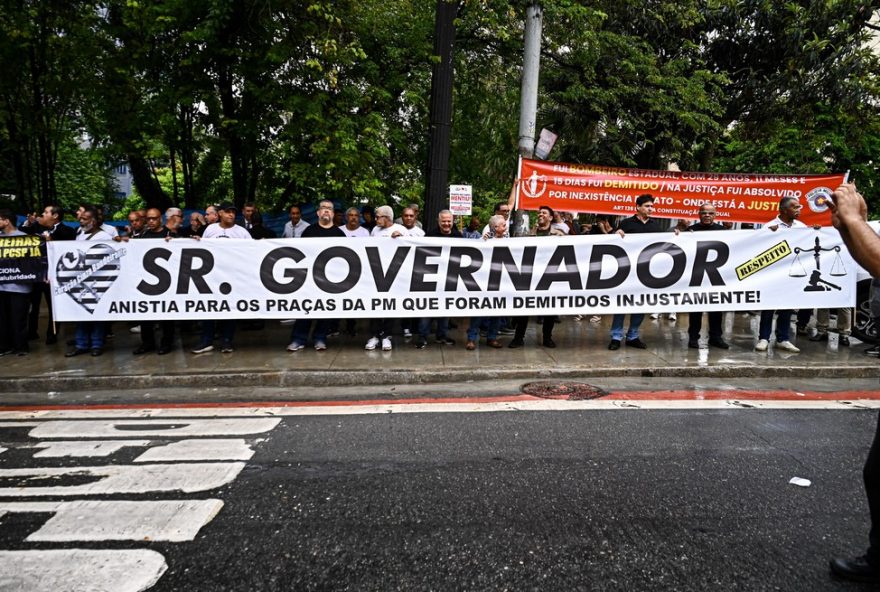policiais-em-protesto-por-nova-lei-organica-e-reajuste-salarial-no-centro-de-sp policiais-em-protesto-por-nova-lei-organica-e-reajuste-salarial-no-centro-de-sp